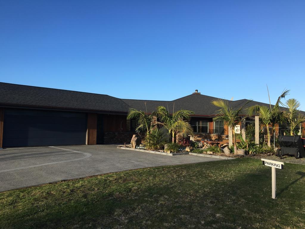Whangamata Vistas B&B Exterior photo